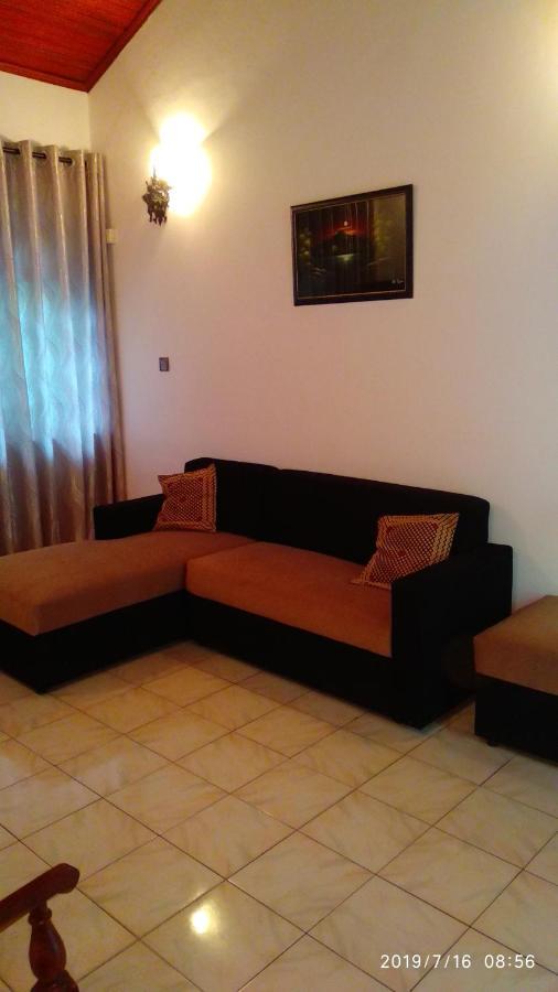 בטרמולה Ceylon Travel And Stay Lodge מראה חיצוני תמונה